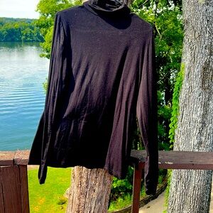 Size M - Black Longsleeve
